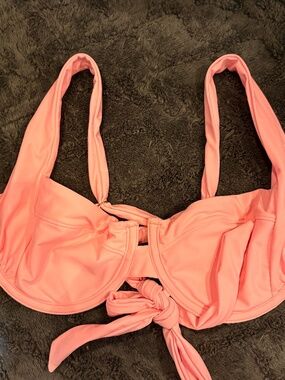 BEACH BUNNY PINK SIZE xl BIKINI TOP